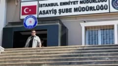 İstanbul Emniyet Müdürlüğü ekipleri aranan şahısları yakaladı, polis araçları ve ekipler görüntüsü