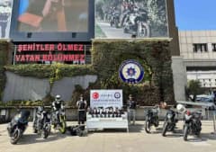 İstanbul Emniyet Müdürlüğü'nde çetelerden ele geçirilen silah ve mühimmatın sergilendiği alan