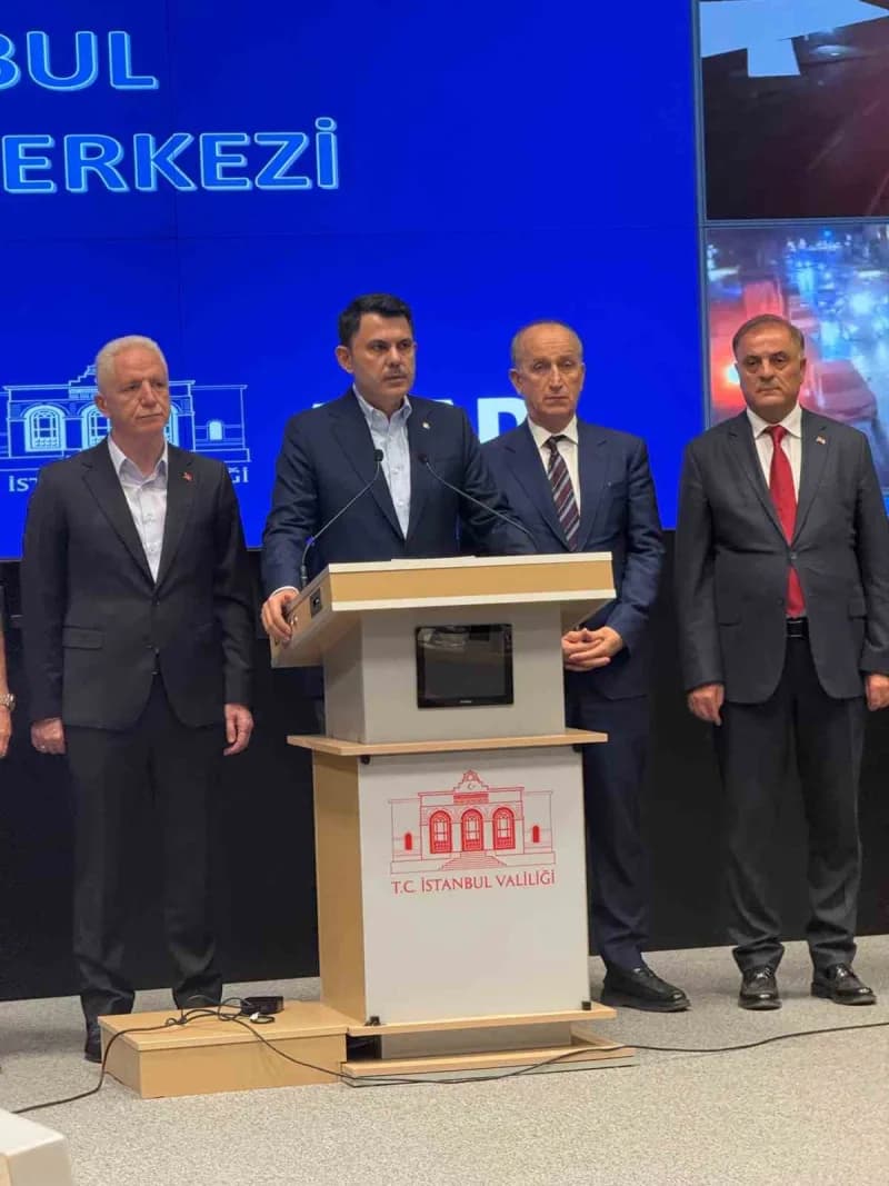 Kurum, "3 bin 57 vatandaşımızı güvenlik birimlerimiz sağ salim kurtardılar ve güvenli alanlara taşıdılar. Sadece Ayazağa