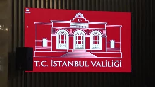 İstanbul Valisi Davut Gül, İl Koordinasyon Kurulu toplantısında konuşma yaparken