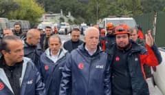 İstanbul Valisi Davut Gül ve yetkililer Ayazağa’da yağış sonrası inceleme yapıyor