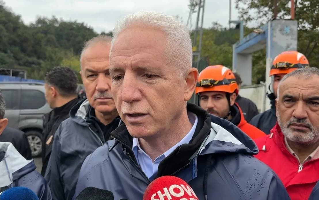 Yağış nedeniyle hayatın olumsuz etkilendiği Ayazağa'da incelemelerde bulunan İstanbul Valisi Davut Gül, açıklamalarda bu