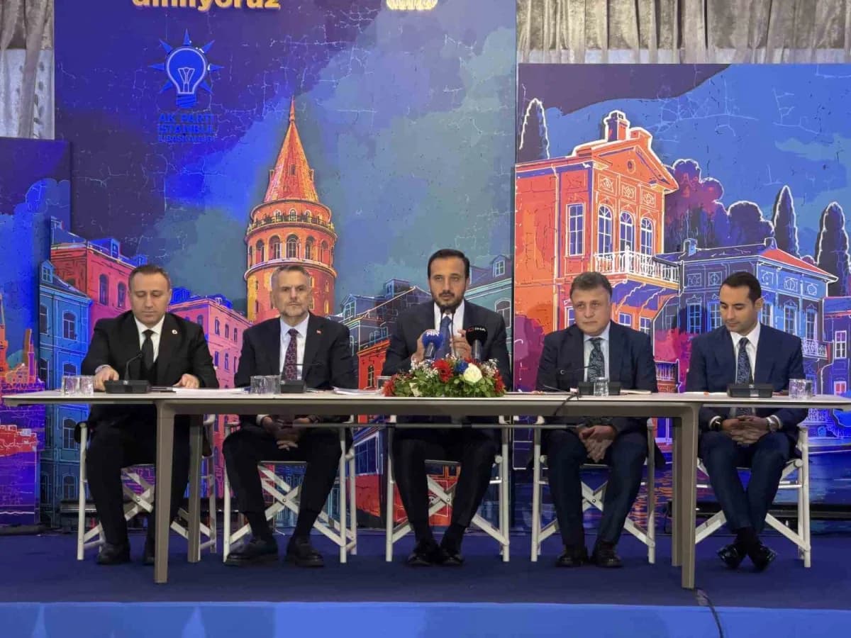 AK Parti İstanbul İl Başkanı Abdullah Özdemir ve Bayrampaşa yetkilileri İstanbul’u Dinliyoruz programında konuşuyor