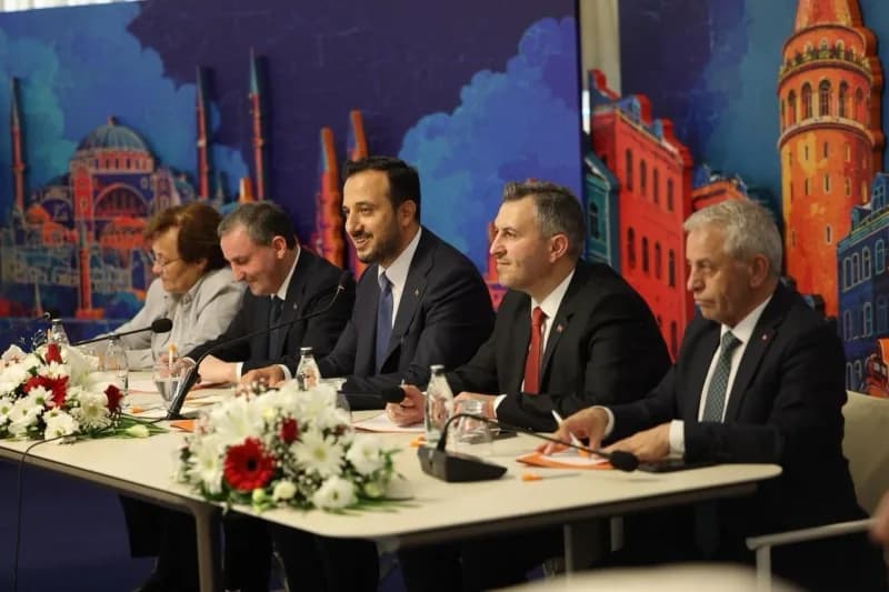 AK Parti İstanbul İl Başkanlığı tarafından 39 ilçede gerçekleştirilecek "İstanbul’u Dinliyoruz" programı Sultanbeyli’den