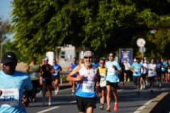 İstanbul’u Koşuyorum Avrupa etabında Yenikapı parkurunda koşan çok sayıda sporcu