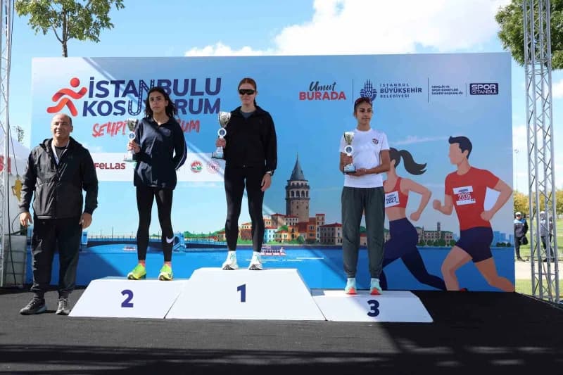 İstanbul’u Koşuyorum etkinliğinin Avrupa etabı yaklaşık 5 bin 500 koşucunun katılımıyla gerçekleştirildi.