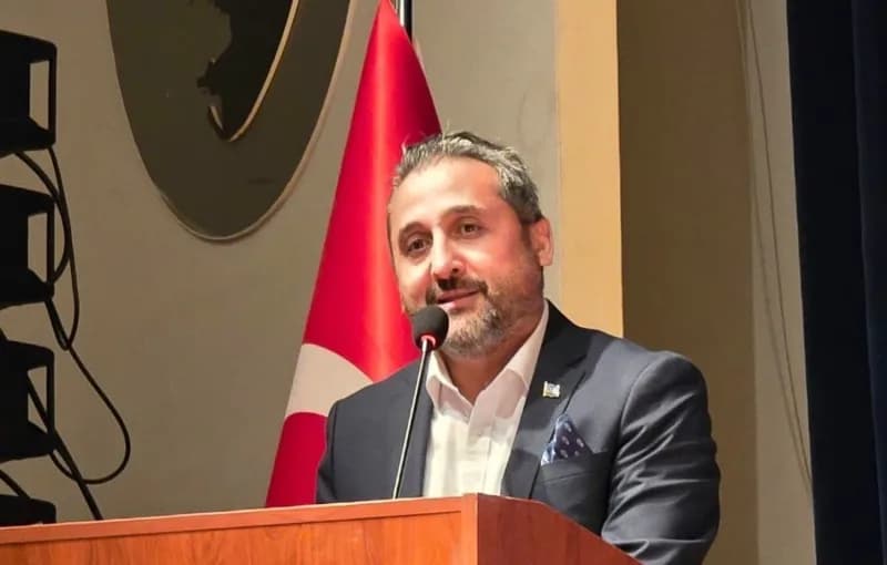 İZAZDER Başkanı Perviz Altay Türkiye-Azerbaycan kardeşliği için açıklama yapıyor