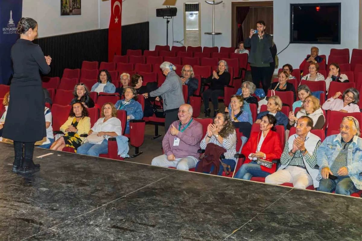 İzmir Büyükşehir Belediyesi’nin 60 Yaş ve üzeri vatandaşları aktif yaşama ve hayat boyu öğrenmeye te