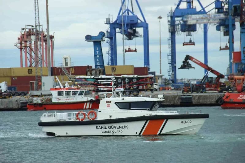 Sağlık Afet Çalışma Grubu Saha Tatbikatı, Alsancak Limanı'nda 100 personel ve 15 aracın katılımıyla yapıldı.