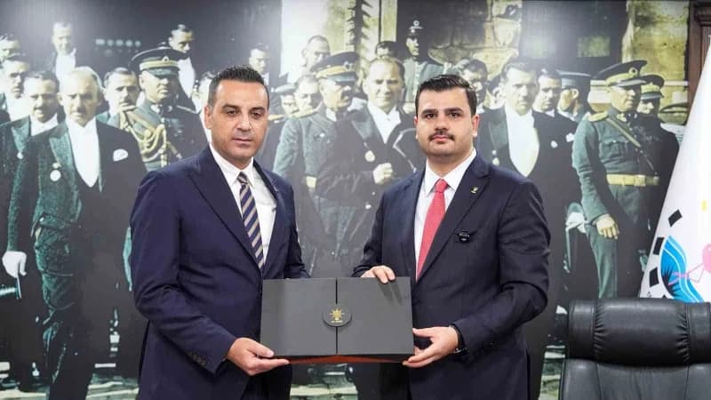 Çiğli Belediye Bakanı Onur Emrah Yıldız ve AK Parti Genel Sekreteri ve İzmir Milletvekili Eyyüp Kadi