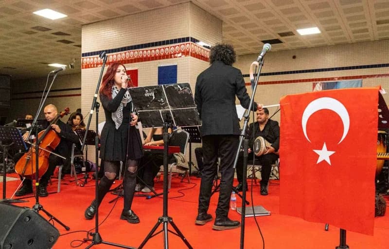 İzmir Büyükşehir Belediyesi tarafından kentin Kültür-Sanat yaşamına kazandırılan Smyrna Ensemble, 29