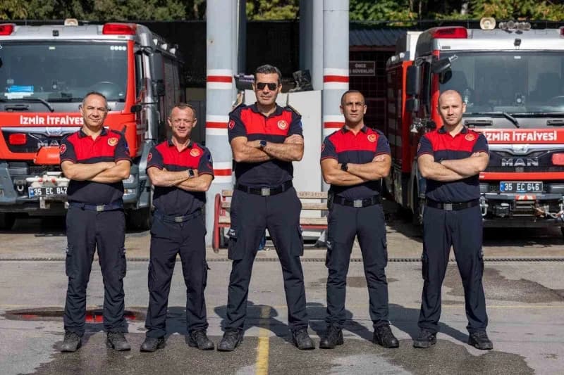 (Soldan sağa) Ulaş Eşbah, Murat Ataman, Hüseyin Çağdaş Özbek, Mesut Yelekçi ve Ömer Arifoğulları
