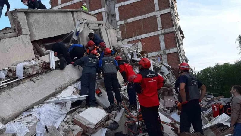 2020 yılında meydana gelen İzmir depreminin üzerinden altı yıl geçse de İtfaiye personelinin hafızas