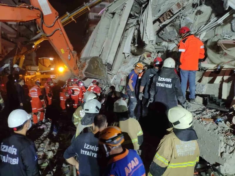 2020 yılında meydana gelen İzmir depreminin üzerinden altı yıl geçse de İtfaiye personelinin hafızas