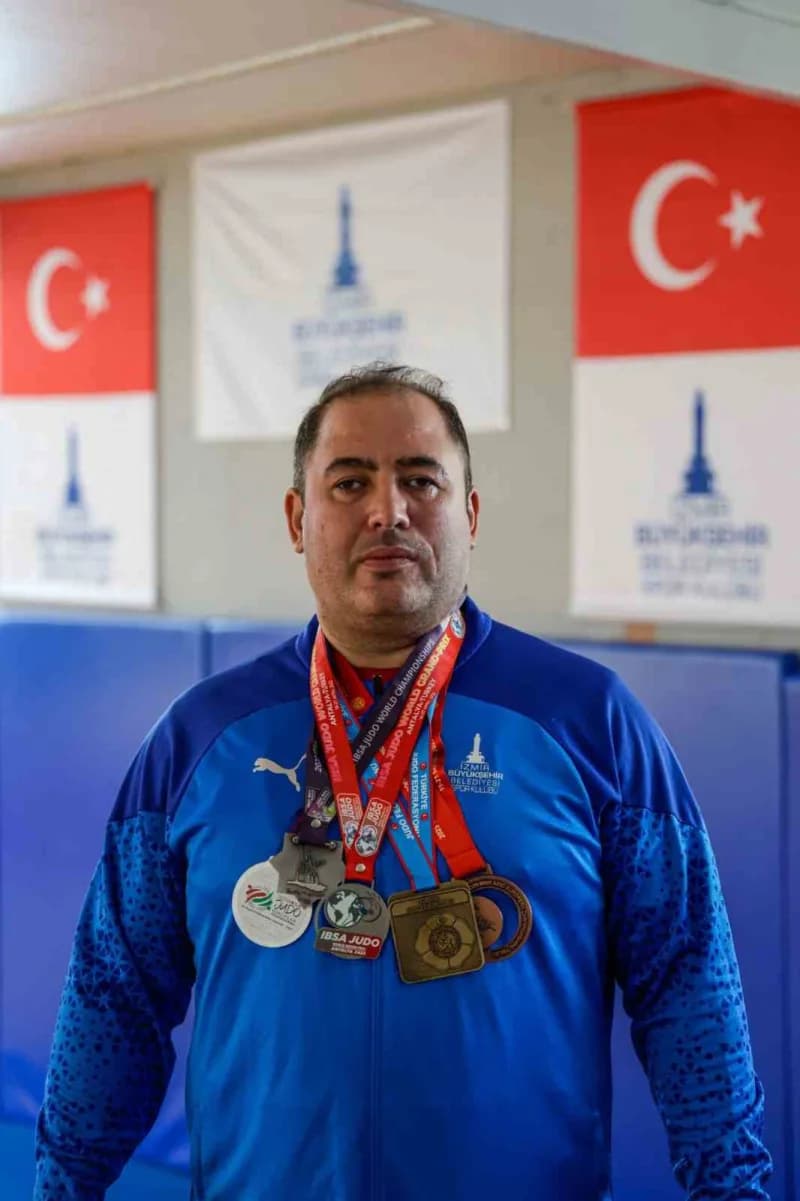 Judoda Çok sayıda ulusal ve uluslararası başarı elde eden Gökhan Biçer, şimdi 2028 Los Angeles Paralimpik Oyunları için