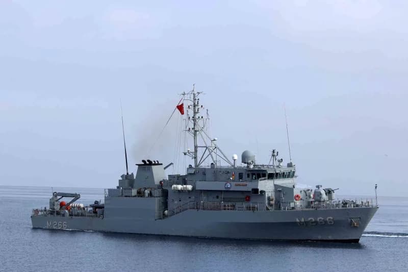 TCG Amasra gemisi manevra gösterisi yaptı