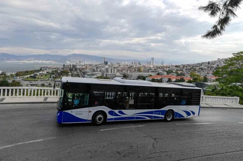 İzmir’de toplu ulaşım hizmetinin yaklaşık yüzde 62’sini karşılayan ESHOT ve İZULAŞ’a toplam 111 Yeni otobüs kazandırılıy