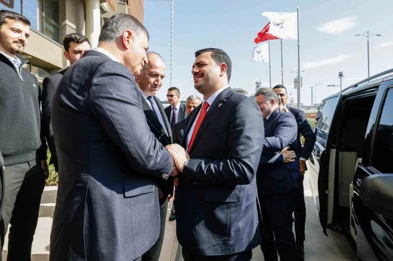 İzmir Büyükşehir Belediye Başkanı Dr. Cemil Tugay, EBSO’nun yeni yönetimini ziyaretinde üretim ve ti