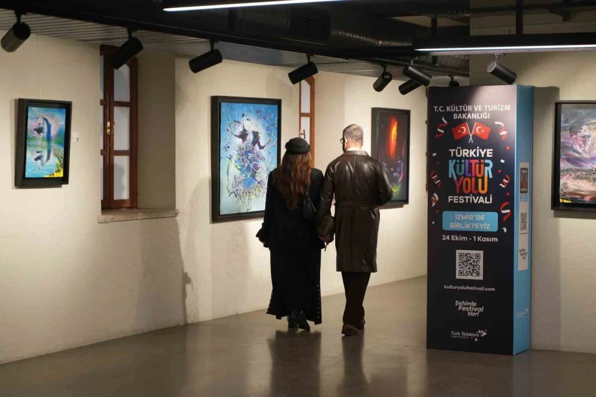 Kültür ve Turizm Bakanlığı tarafından düzenlenen İzmir Kültür Yolu Festivali, sergilerden söyleşiler