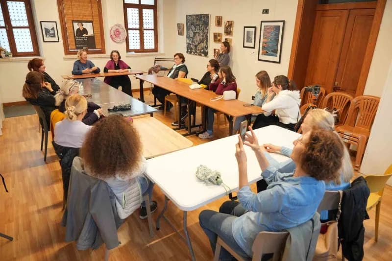 Kültür ve Turizm Bakanlığı tarafından düzenlenen İzmir Kültür Yolu Festivali, sergilerden söyleşiler