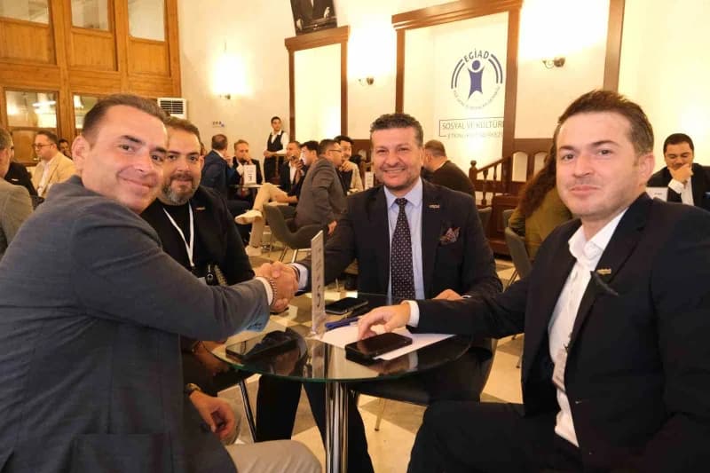 İzmir ve Antalya İş dünyasının temsilcileri, EGİAD ile ANTGİAD İş birliğiyle düzenlenen Ticaret Köprüsü etkinliğinde bir