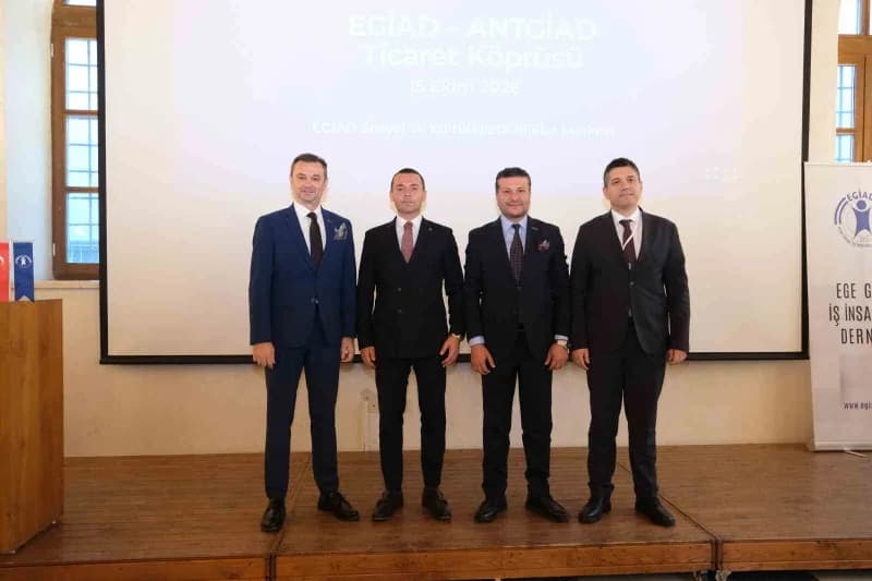 Soldan sağa: Batı Akdeniz Sanayi ve İş Dünyası Federasyonu BAKSİFED Yönetim Kurulu Başkanı ve ANTGİAD Geçmiş Dönem Başka