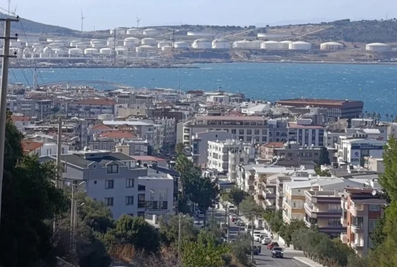 Türkiye İstatistik Kurumu (TÜİK) verilerine göre, İzmir'de konut satışları 2026 yılı Eylül ayında bir önceki yılın aynı