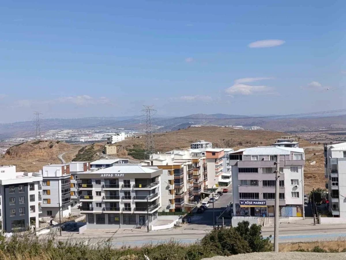 Türkiye İstatistik Kurumu (TÜİK) verilerine göre, İzmir'de konut satışları 2026 yılı Eylül ayında bir önceki yılın aynı