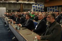 İzmir Ticaret Odası Meclis Salonu'nda yapılan seçimde Mahmut Özgener yeniden başkan seçildi