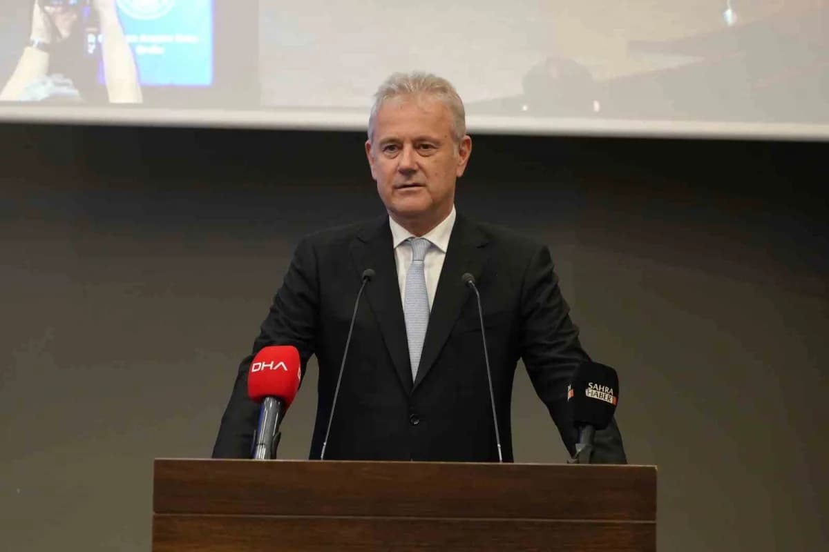 Seçime tek aday olarak giren Yönetim Kurulu Başkanı Mahmut Özgener, yeniden başkan seçildi.