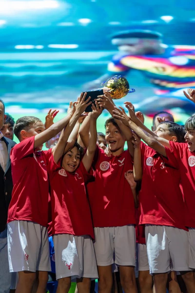 Antalya’da iki etap halinde düzenlenen Junior World Cup Antalya 2026, Avrupa’nın önemli futbol kulüp