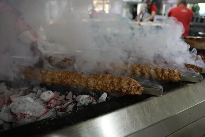Adana’da bu yıl 10’uncusu düzenlenecek Uluslararası Adana Lezzet Festivali’ne Kaburgacı Yaşar Usta sponsor olarak destek