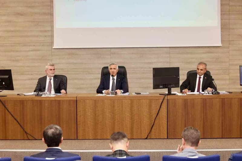 Toplantıda, genelinde devam eden kamu yatırımları, yürütülen çalışmalar ve kurumlar arası Koordinasy