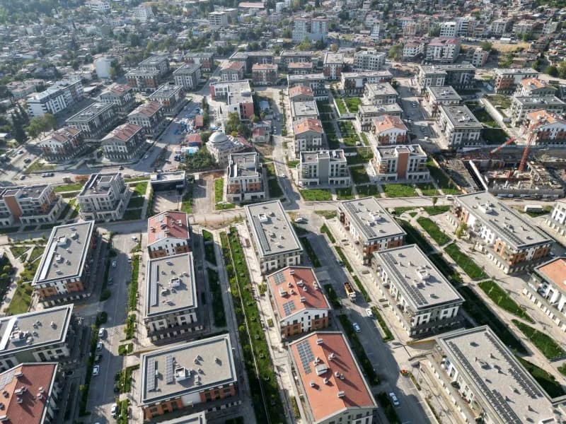 Kahramanmaraş’ta 6 Şubat depremlerinin ardından geçen yaklaşık 3,5 yılda yaşanan değişim, aynı açıdan çekilen görüntüler