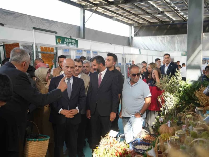 Açılışa, 66. Hükümet Tarım ve Orman Bakanı Prof. Dr. Vahit Kirişci, Vali Mükerrem Ünlüer, AK Parti Kahramanmaraş Milletv
