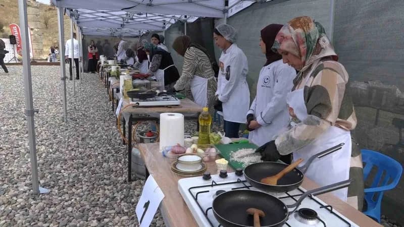 Adıyaman’ın Kahta ilçesinde ilk kez düzenlenen Kahta Tarih, Kültür ve Lezzet Festivali, üç gün boyun