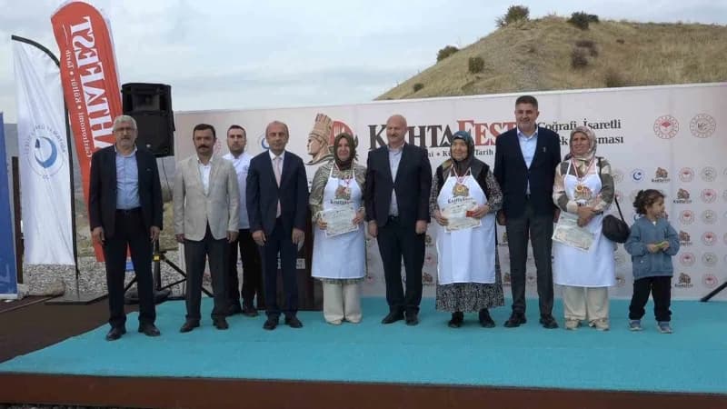 Adıyaman’ın Kahta ilçesinde ilk kez düzenlenen Kahta Tarih, Kültür ve Lezzet Festivali, üç gün boyun