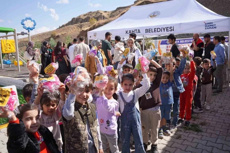 Kahta Belediyesi’nden anlamlı etkinlik: minikler Sokak hayvanlarıyla buluştu