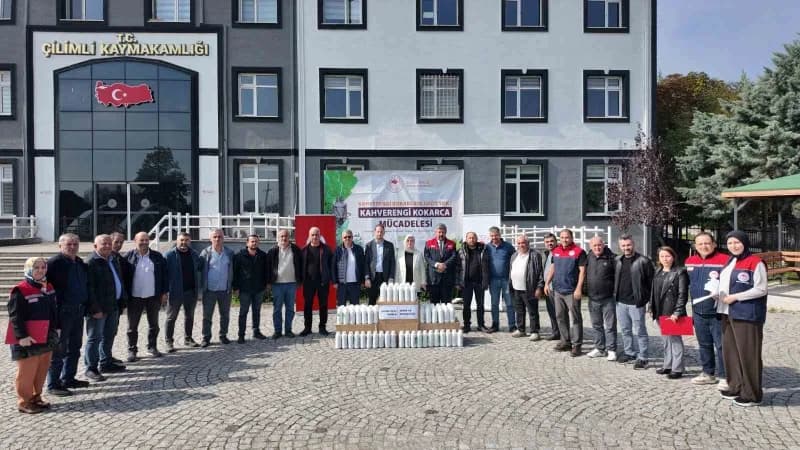 Düzce’de tarımsal üretimi tehdit eden Kahverengi kokarcaya karşı Mücadele çalışmaları Çilimli’de devam etti. İlçedeki 27