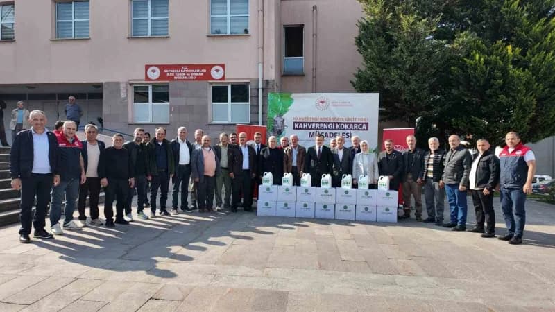Düzce Kaynaşlı’da kahverengi kokarcaya karşı muhtarlara bitki koruma ürünü dağıtımı ve bilgilendirme programı