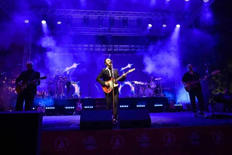 Muratpaşa Belediyesi’nin bu yıl 11’incisini düzenlediği Uluslararası Kaleiçi Old Town Festivali, geleneksel kortejiyle t