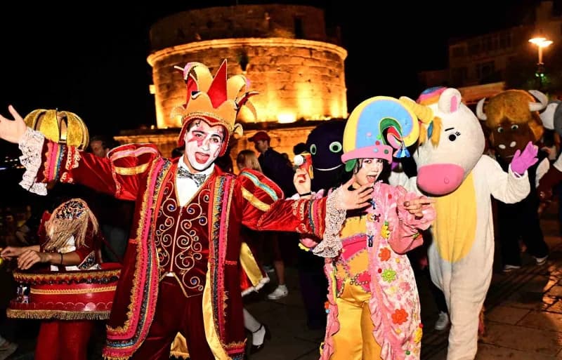 Muratpaşa Belediyesi’nin bu yıl 11’incisini düzenlediği Uluslararası Kaleiçi Old Town Festivali, 15 ülkeden 20 şehrin ka