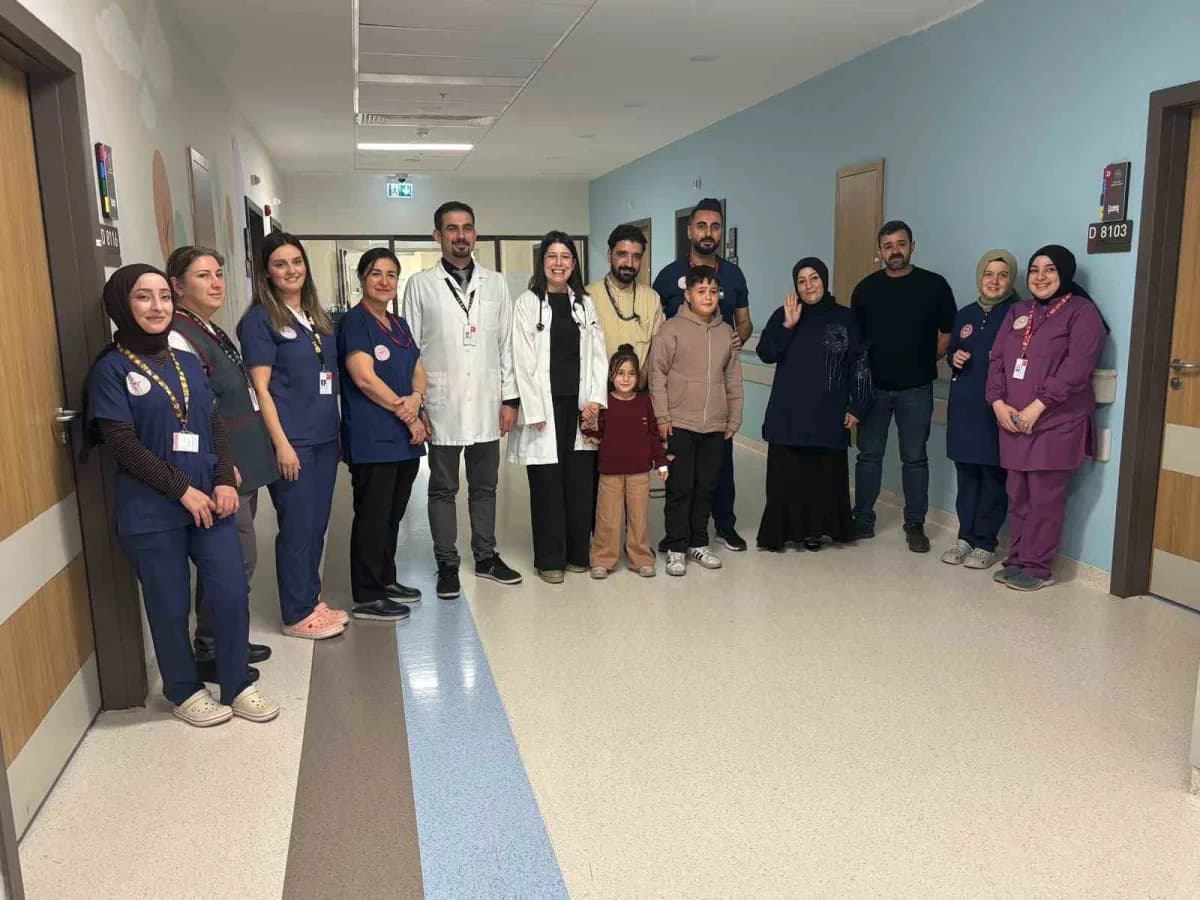 Van'da yaşayan Çetin-Güler Şahin çiftinin oğlu 12 yaşındaki Yusuf Tuna Şahin, okuldayken bir anda ba