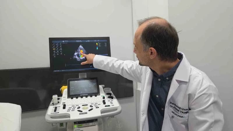 Dr. Öğr. Üyesi Ahmet Yanık, açık kalp ameliyatı olması yüksek risk taşıyan veya ileri yaştaki hastalar için geliştirilen