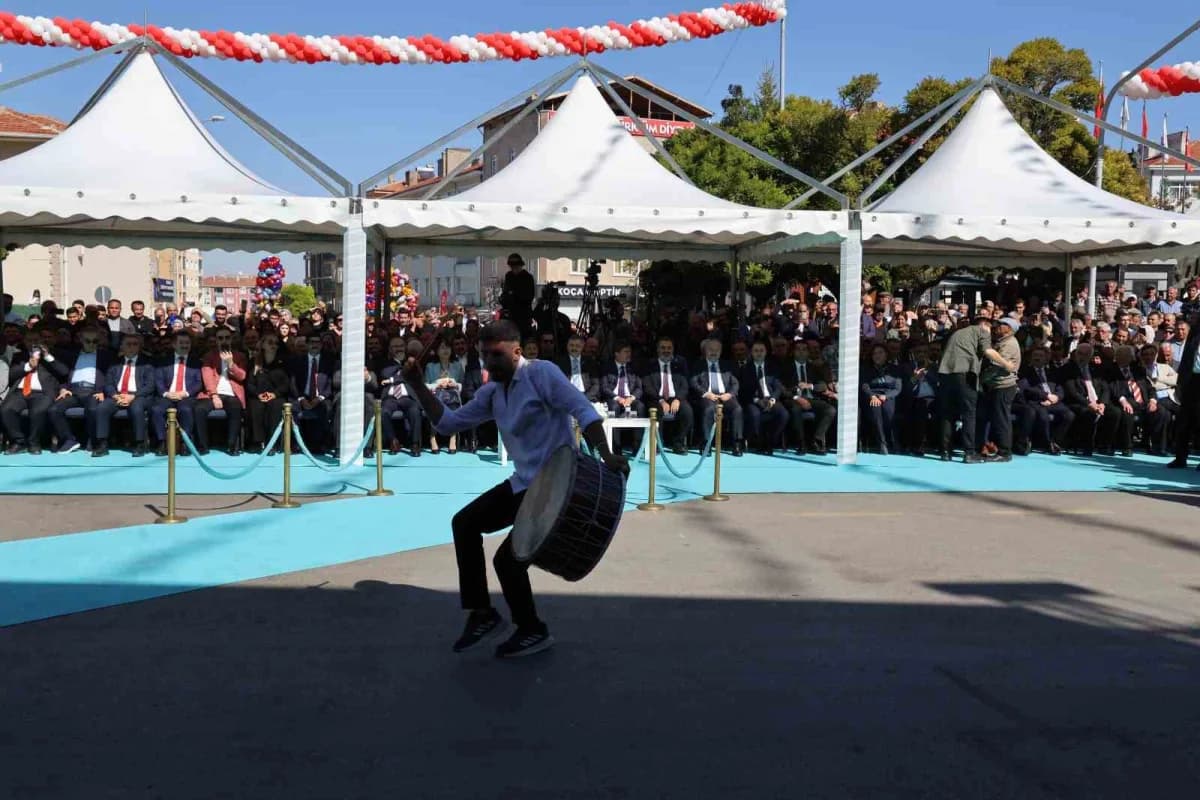 Kırşehir'in Kaman ilçesinde bu yıl 35'incisi düzenlenen Kaman Kültür, Sanat ve Ceviz Festivali, İçişleri Bakanı Mustafa