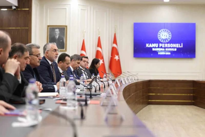 Bakan Işıkhan, toplantıda Kamu hizmetlerinin etkin, verimli ve kaliteli bir şekilde sunulabilmesinin temel unsurlarından