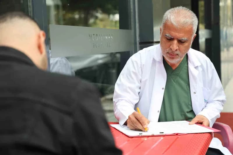 Elazığ Medilines Hospital Başhekimi Op. Dr. Veysel Yüzgeç (Sağda)
