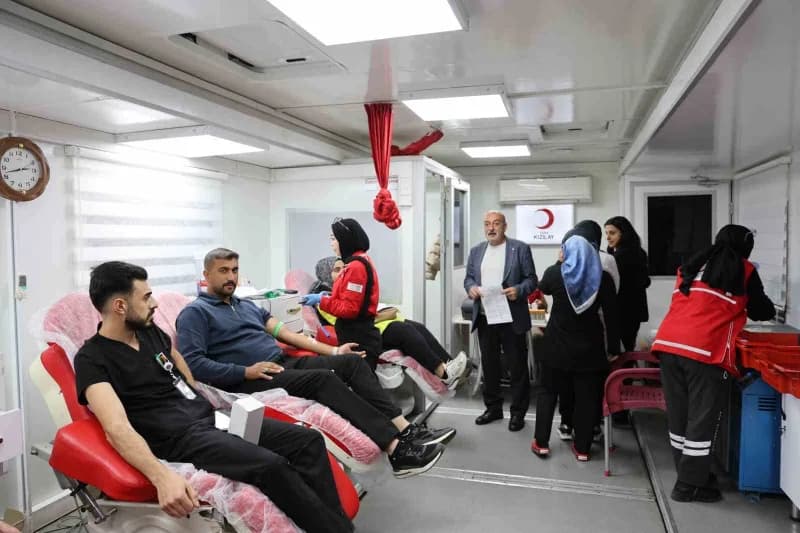 Elazığ Medilines Hastanesi ve Türk Kızılayı iş birliğiyle Kızılay Haftası kapsamında düzenlenen etkinlikte, hastane pers