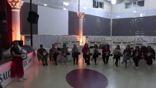 Edirneli kadınlar Sevgili Günebakanlar ritim grubunda darbuka çalarak kanserle mücadelede dayanışma gösteriyor