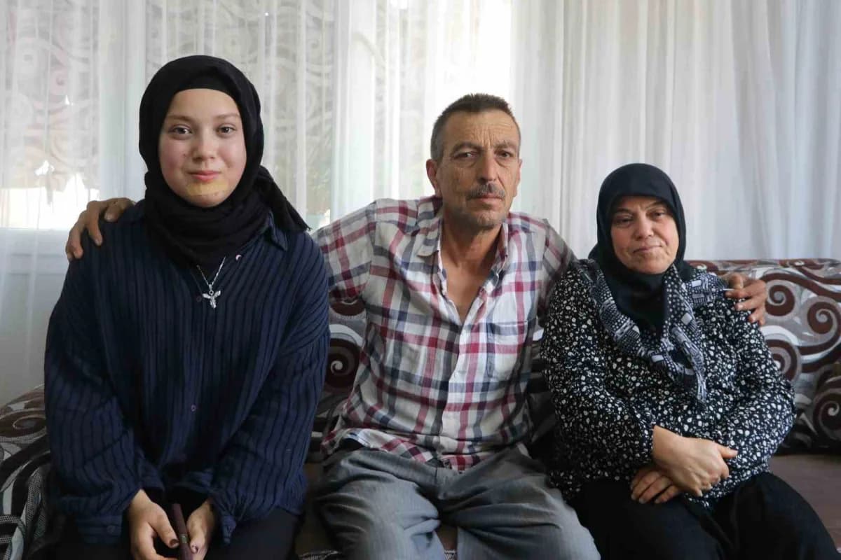 Buse Parlak, baba Yusuf Parlak, anne Ayşe Parlak